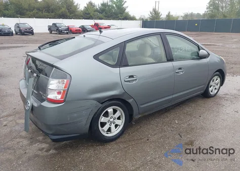 2005 Toyota Prius from USA, damaged, VIN JTDKB20U153035380
